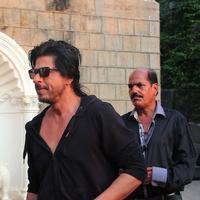 Shahrukh Khan - Shahrukh Khan Celebrates his 48th Birthday Photos | Picture 625655