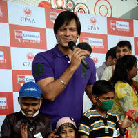 Vivek Oberoi - Vivek Oberoi Celebrates Diwali with Cancer Affected Children Photos | Picture 626014