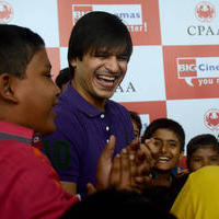 Vivek Oberoi - Vivek Oberoi Celebrates Diwali with Cancer Affected Children Photos | Picture 626019