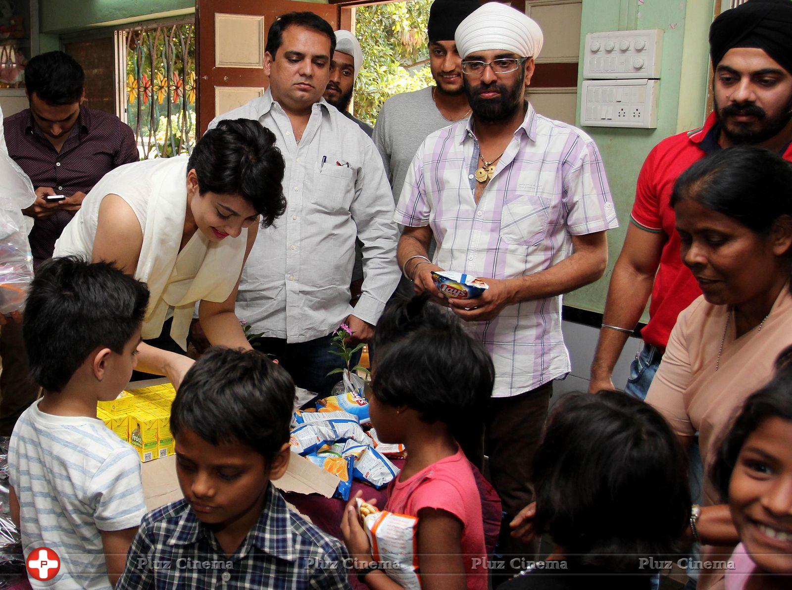Yukta Mookhey - Yukta Mookhey Celebrates Diwali with Underprivileged Children Photos | Picture 626057