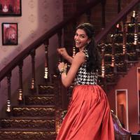Deepika Padukone - Ranveer & Deepika Promotes Ram Leela on Comedy Nights With Kapil Photos | Picture 627131