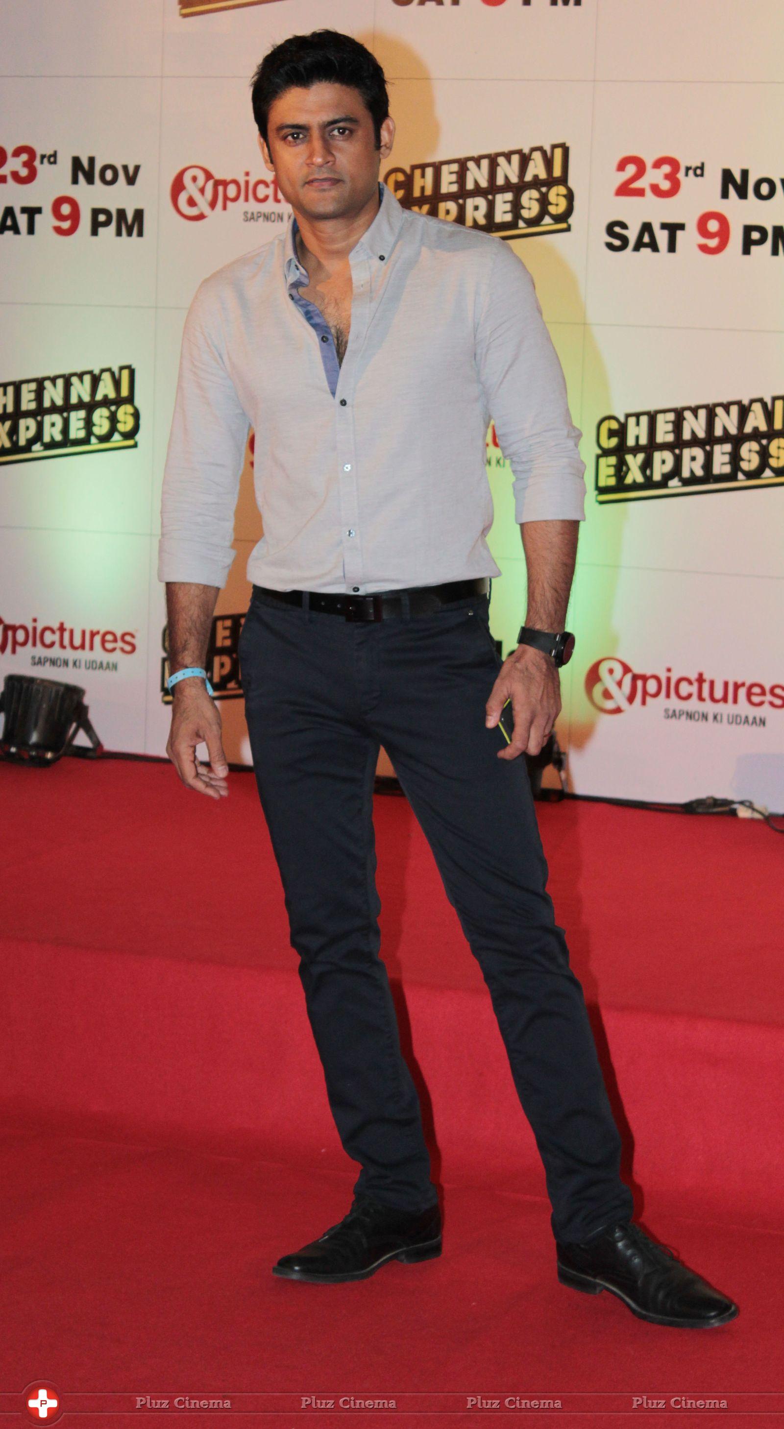 Manav Gohil - Deepika & Shahrukh Khan at Chennai Express Success Party Photos | Picture 629197