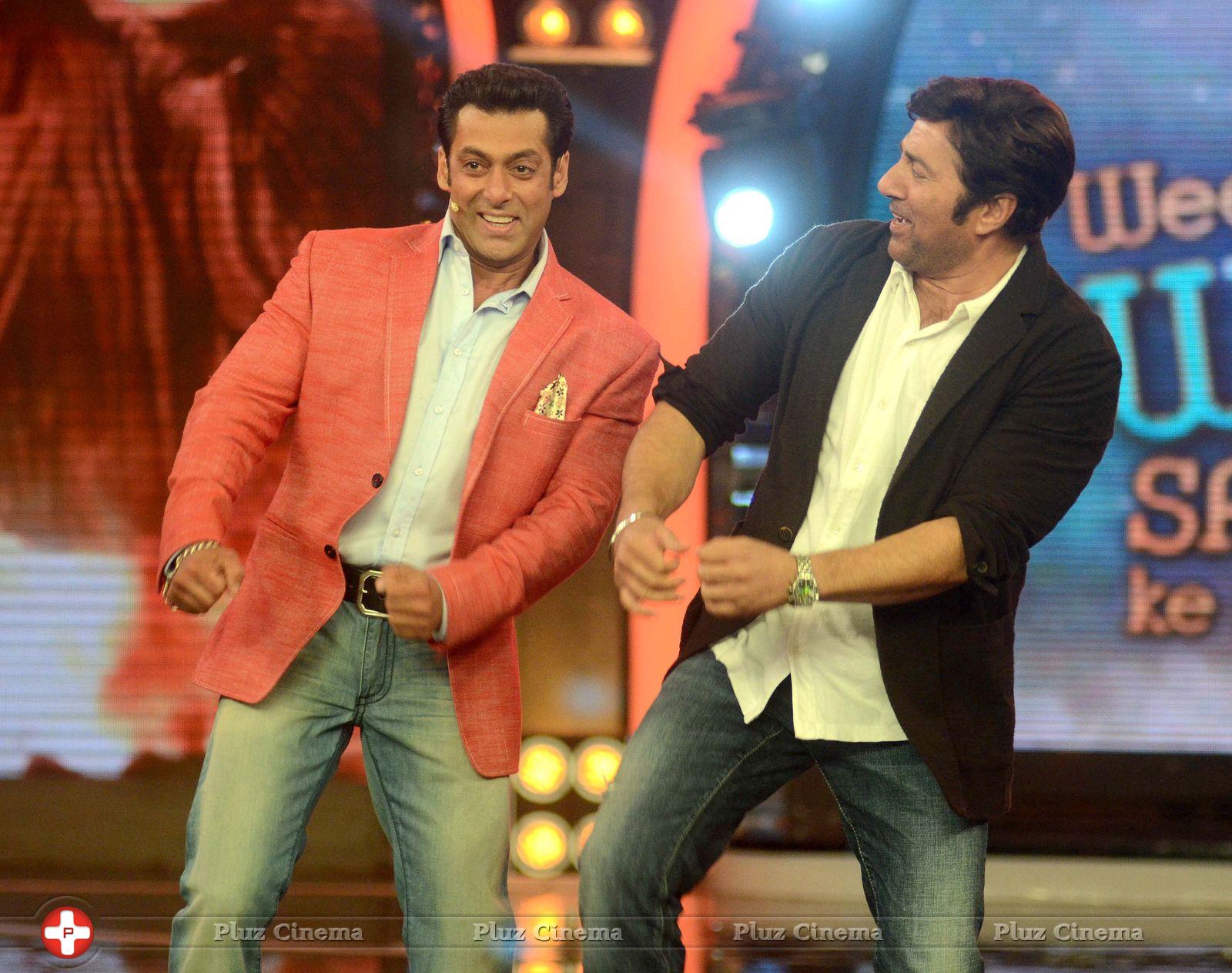 Sunny Deol promotes his film Singh Sahab The Great on the sets of Big Boss With Salman Khan Photos | Picture 633335