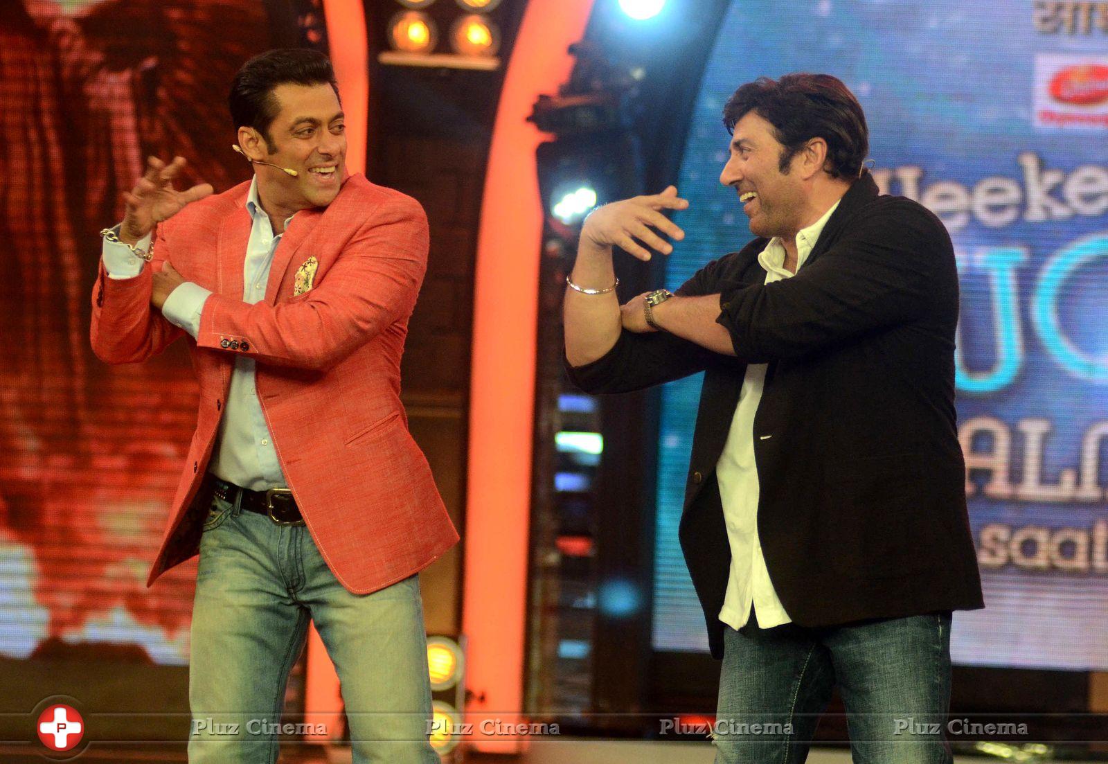 Sunny Deol promotes his film Singh Sahab The Great on the sets of Big Boss With Salman Khan Photos | Picture 633341