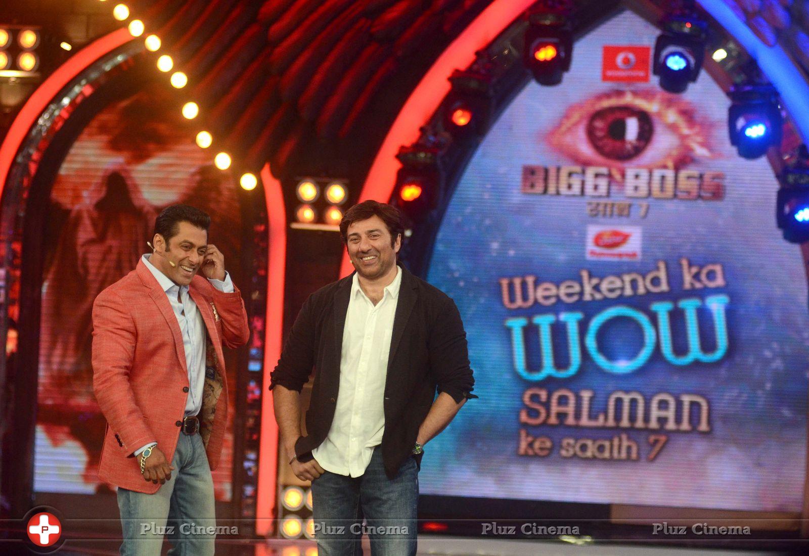 Sunny Deol promotes his film Singh Sahab The Great on the sets of Big Boss With Salman Khan Photos | Picture 633347