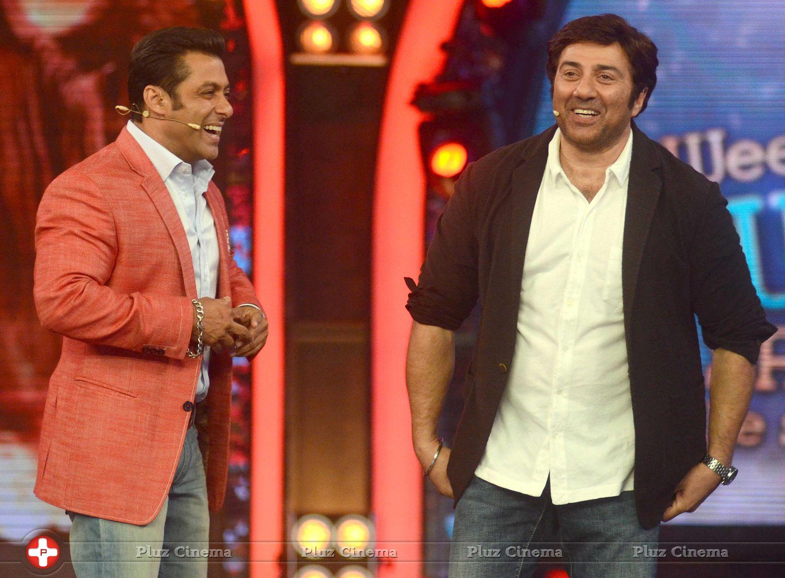 Sunny Deol promotes his film Singh Sahab The Great on the sets of Big Boss With Salman Khan Photos | Picture 633381