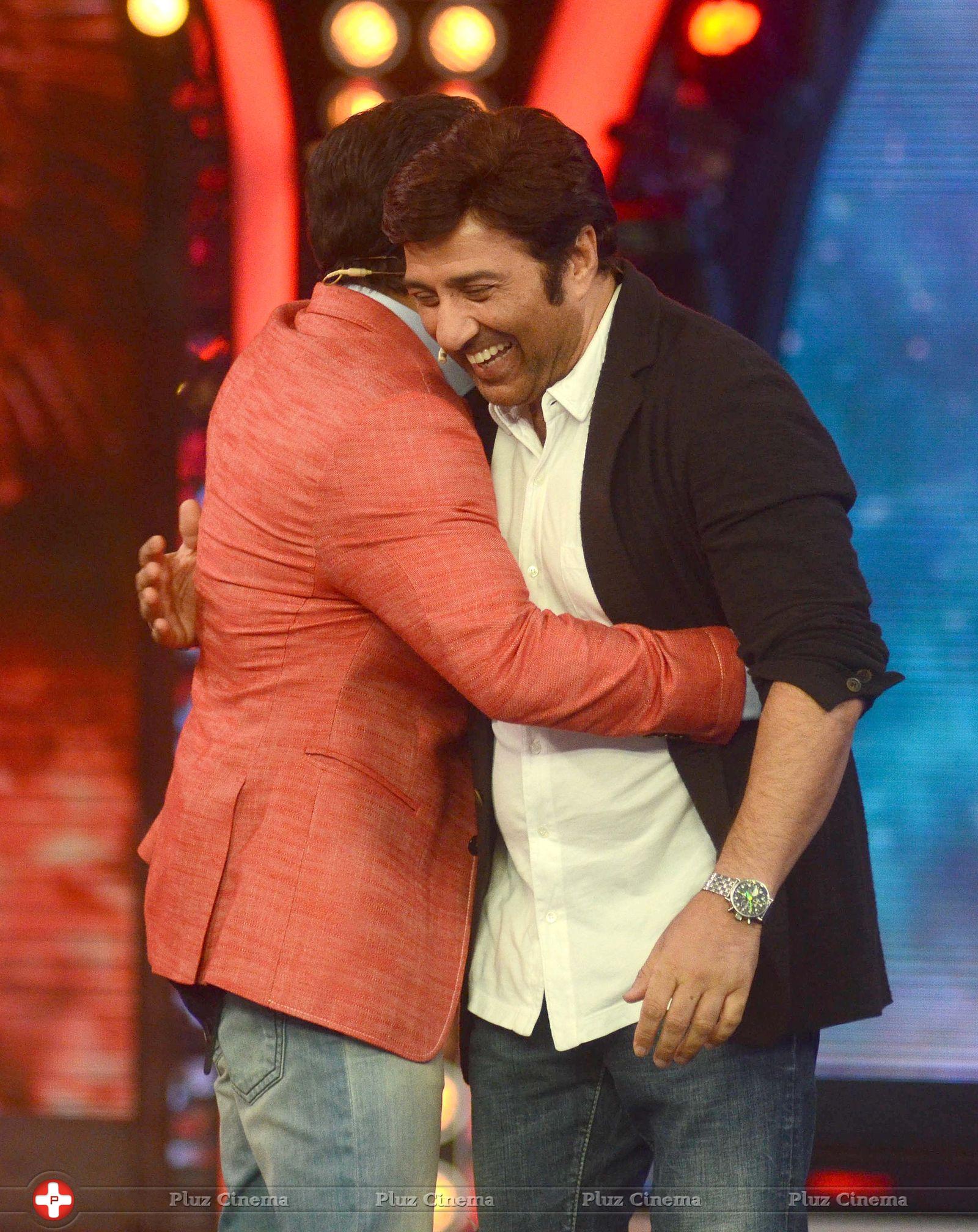 Sunny Deol promotes his film Singh Sahab The Great on the sets of Big Boss With Salman Khan Photos | Picture 633390