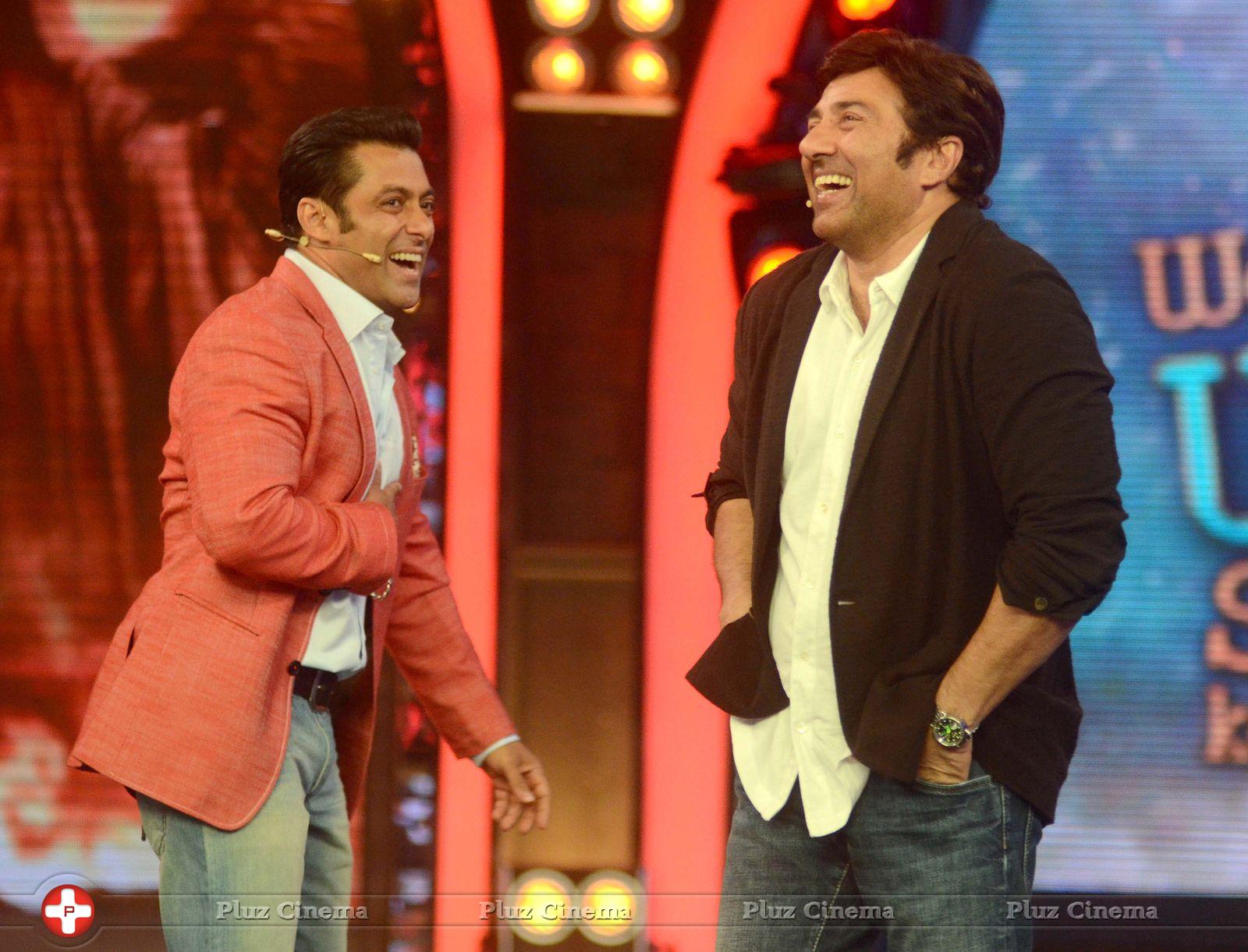 Sunny Deol promotes his film Singh Sahab The Great on the sets of Big Boss With Salman Khan Photos | Picture 633398