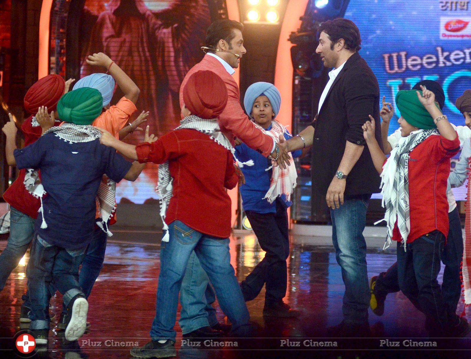 Sunny Deol promotes his film Singh Sahab The Great on the sets of Big Boss With Salman Khan Photos | Picture 633423