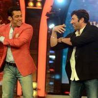 Sunny Deol promotes his film Singh Sahab The Great on the sets of Big Boss With Salman Khan Photos | Picture 633341