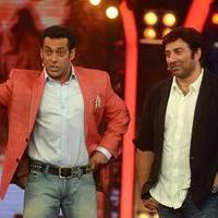 Sunny Deol promotes his film Singh Sahab The Great on the sets of Big Boss With Salman Khan Photos | Picture 633349