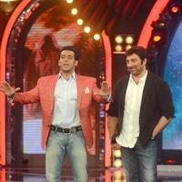Sunny Deol promotes his film Singh Sahab The Great on the sets of Big Boss With Salman Khan Photos | Picture 633350