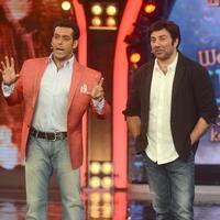 Sunny Deol promotes his film Singh Sahab The Great on the sets of Big Boss With Salman Khan Photos | Picture 633354