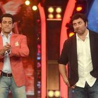 Sunny Deol promotes his film Singh Sahab The Great on the sets of Big Boss With Salman Khan Photos | Picture 633362