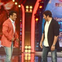 Sunny Deol promotes his film Singh Sahab The Great on the sets of Big Boss With Salman Khan Photos | Picture 633366