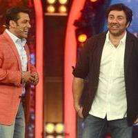 Sunny Deol promotes his film Singh Sahab The Great on the sets of Big Boss With Salman Khan Photos | Picture 633381