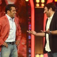 Sunny Deol promotes his film Singh Sahab The Great on the sets of Big Boss With Salman Khan Photos | Picture 633386