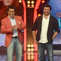 Sunny Deol promotes his film Singh Sahab The Great on the sets of Big Boss With Salman Khan Photos | Picture 633393