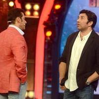 Sunny Deol promotes his film Singh Sahab The Great on the sets of Big Boss With Salman Khan Photos | Picture 633402