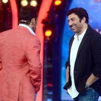 Sunny Deol promotes his film Singh Sahab The Great on the sets of Big Boss With Salman Khan Photos | Picture 633404