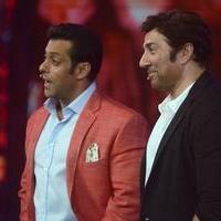 Sunny Deol promotes his film Singh Sahab The Great on the sets of Big Boss With Salman Khan Photos | Picture 633411