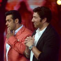 Sunny Deol promotes his film Singh Sahab The Great on the sets of Big Boss With Salman Khan Photos | Picture 633419