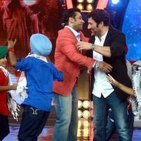 Sunny Deol promotes his film Singh Sahab The Great on the sets of Big Boss With Salman Khan Photos | Picture 633422