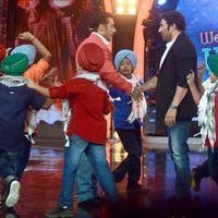 Sunny Deol promotes his film Singh Sahab The Great on the sets of Big Boss With Salman Khan Photos | Picture 633423
