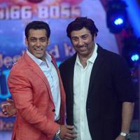 Sunny Deol promotes his film Singh Sahab The Great on the sets of Big Boss With Salman Khan Photos | Picture 633426
