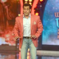 Salman Khan - Sunny Deol promotes his film Singh Sahab The Great on the sets of Big Boss With Salman Khan Photos | Picture 633434