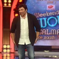 Sunny Deol - Sunny Deol promotes his film Singh Sahab The Great on the sets of Big Boss With Salman Khan Photos | Picture 633452