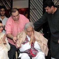 Unveiling of tile bearing Shashi Kapoor hand impression Photos | Picture 634270