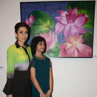 Karisma Kapoor at The Painting Exhibition Bal Disha Titled Mosaic Photos | Picture 635482