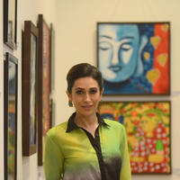 Karisma Kapoor - Karisma Kapoor at The Painting Exhibition Bal Disha Titled Mosaic Photos