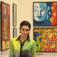 Karisma Kapoor - Karisma Kapoor at The Painting Exhibition Bal Disha Titled Mosaic Photos | Picture 635496