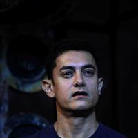 Aamir Khan - Aamir dedicates Dhoom 3 title song to Sachin Photos | Picture 638967