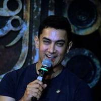 Aamir Khan - Aamir dedicates Dhoom 3 title song to Sachin Photos | Picture 638970