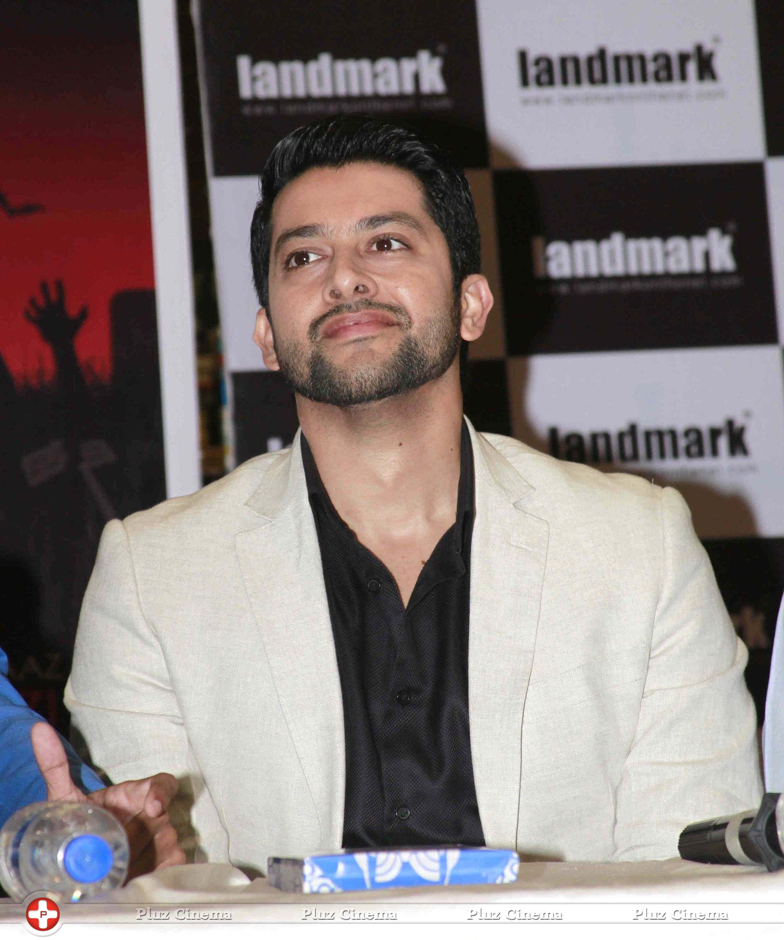 Aftab Shivdasani - Launch of book The Other Side Pictures | Picture 640119