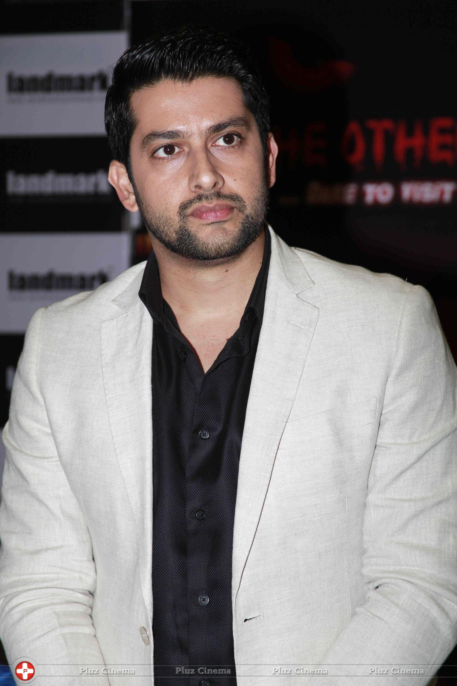 Aftab Shivdasani - Launch of book The Other Side Pictures | Picture 640129