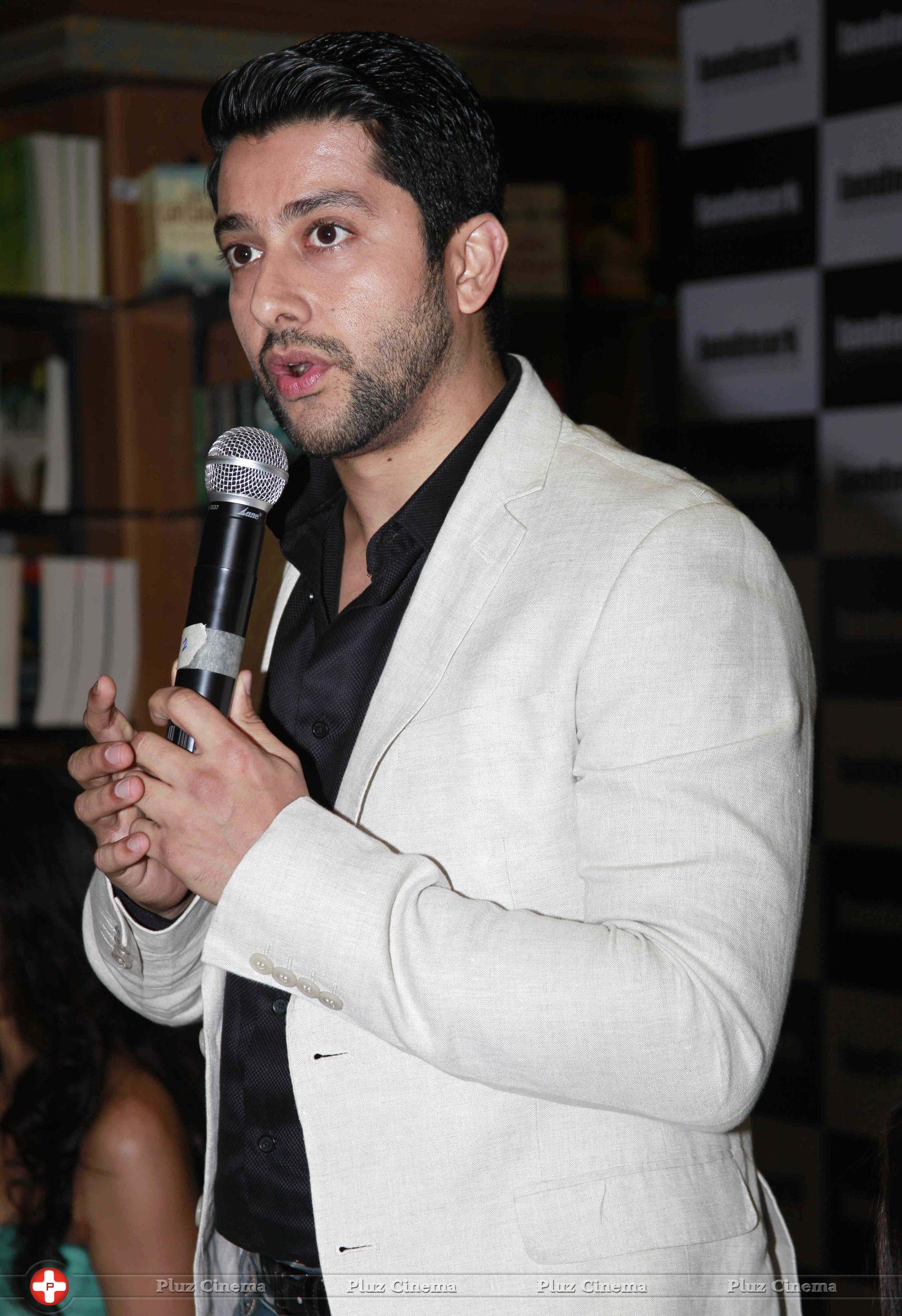 Aftab Shivdasani - Launch of book The Other Side Pictures | Picture 640130