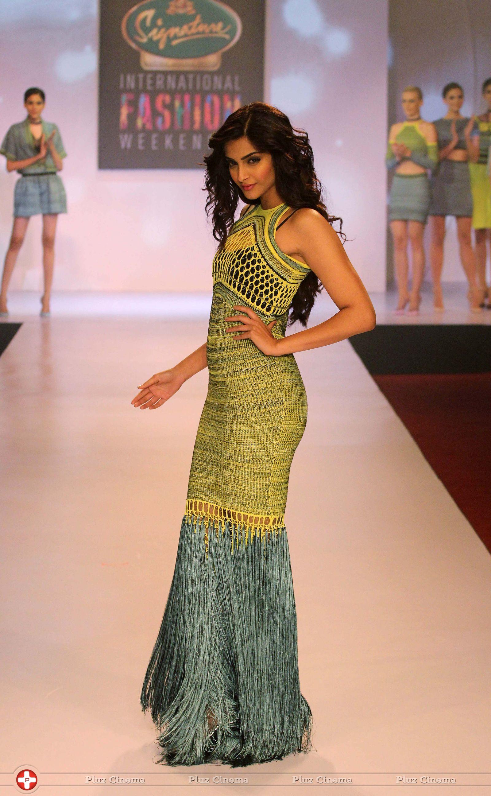 Sonam Kapoor Ahuja - Signature International Fashion Week End Photos | Picture 639873