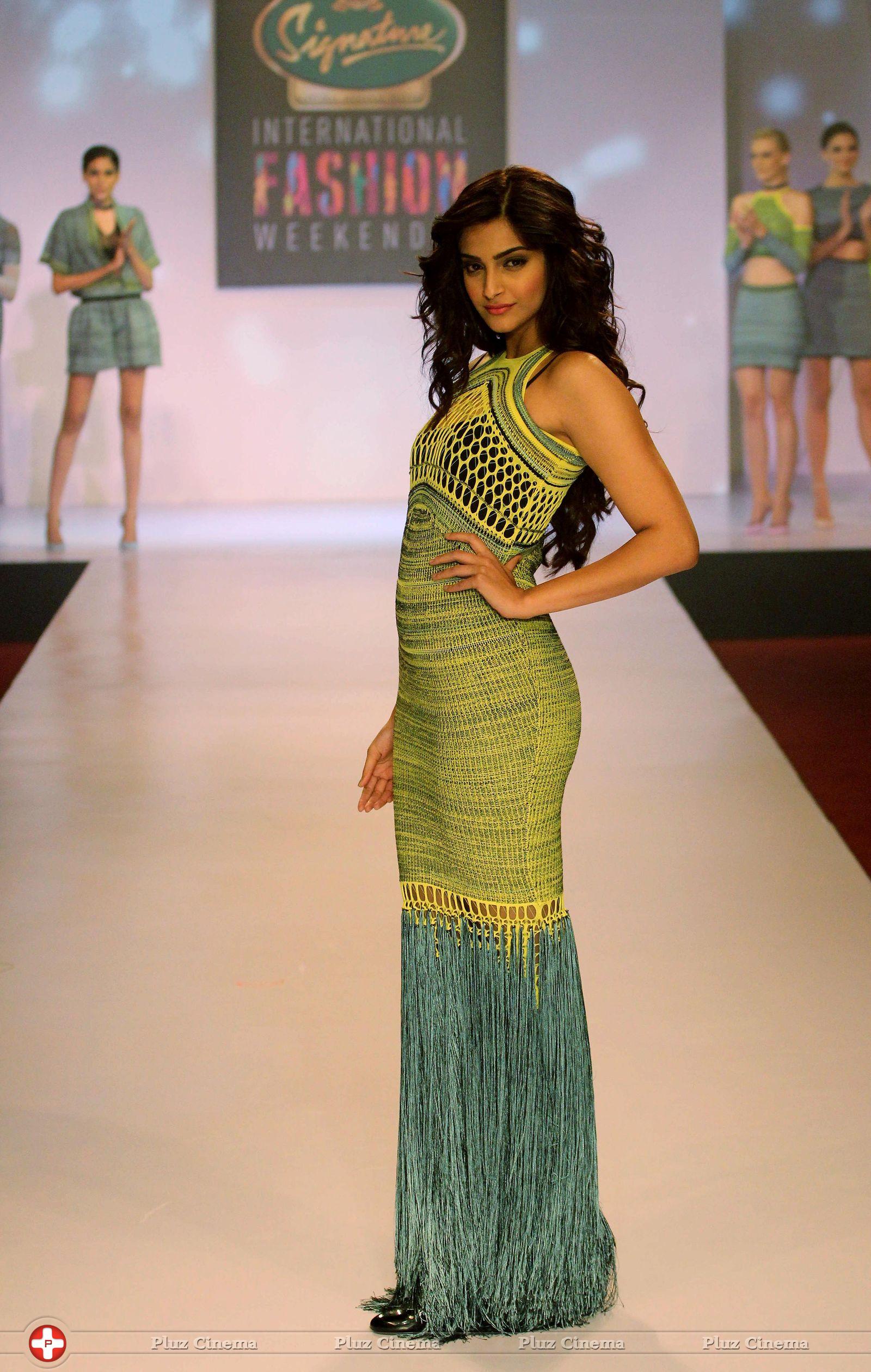 Sonam Kapoor Ahuja - Signature International Fashion Week End Photos | Picture 639874