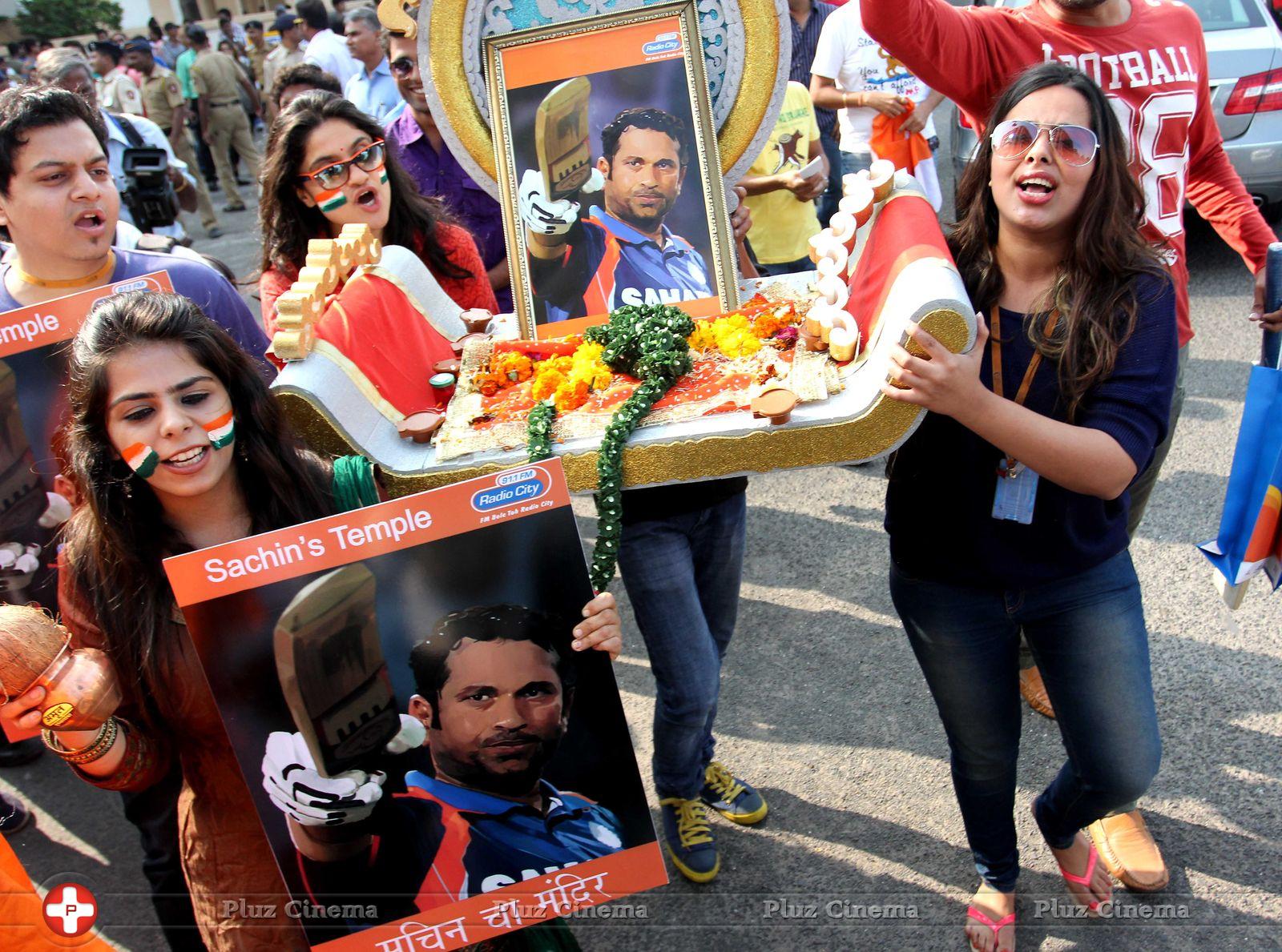 Celebrities at Sachin Tendulkar enthrals with innings to remember in his farewell Test Photos | Picture 639710