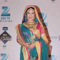 Natasha Sinha - Zee Rishtey Awards 2013 Photos