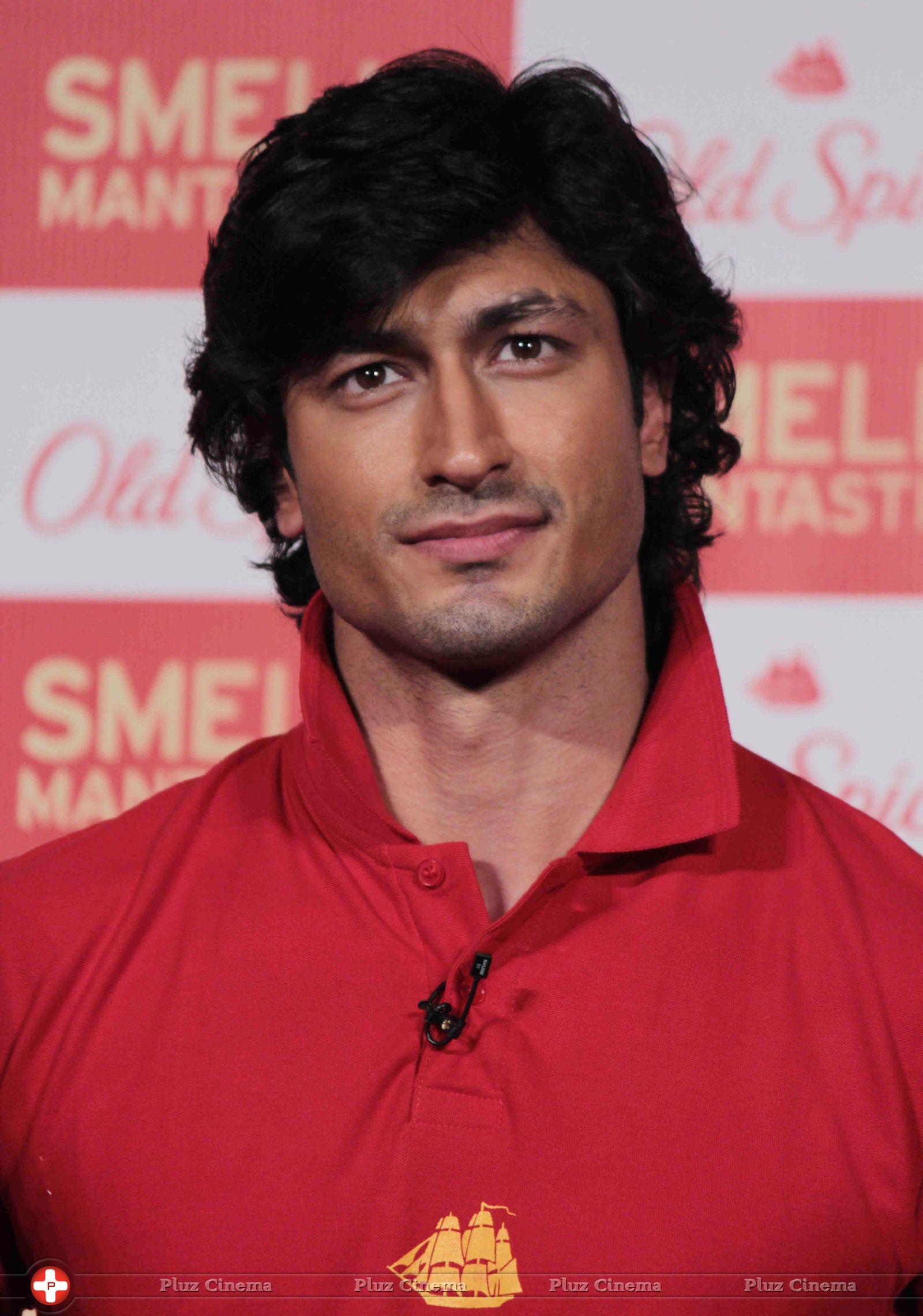 Vidyut Jamwal - Rana, Sonu, Vidyut & Milind Soman at The Launch of the Old Spice Deodorant Photos | Picture 644549