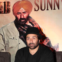 Sunny Deol unveils wax statue of Shahid Bhagat Singh Photos | Picture 647779