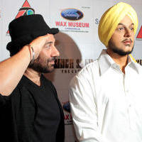 Sunny Deol unveils wax statue of Shahid Bhagat Singh Photos | Picture 647799
