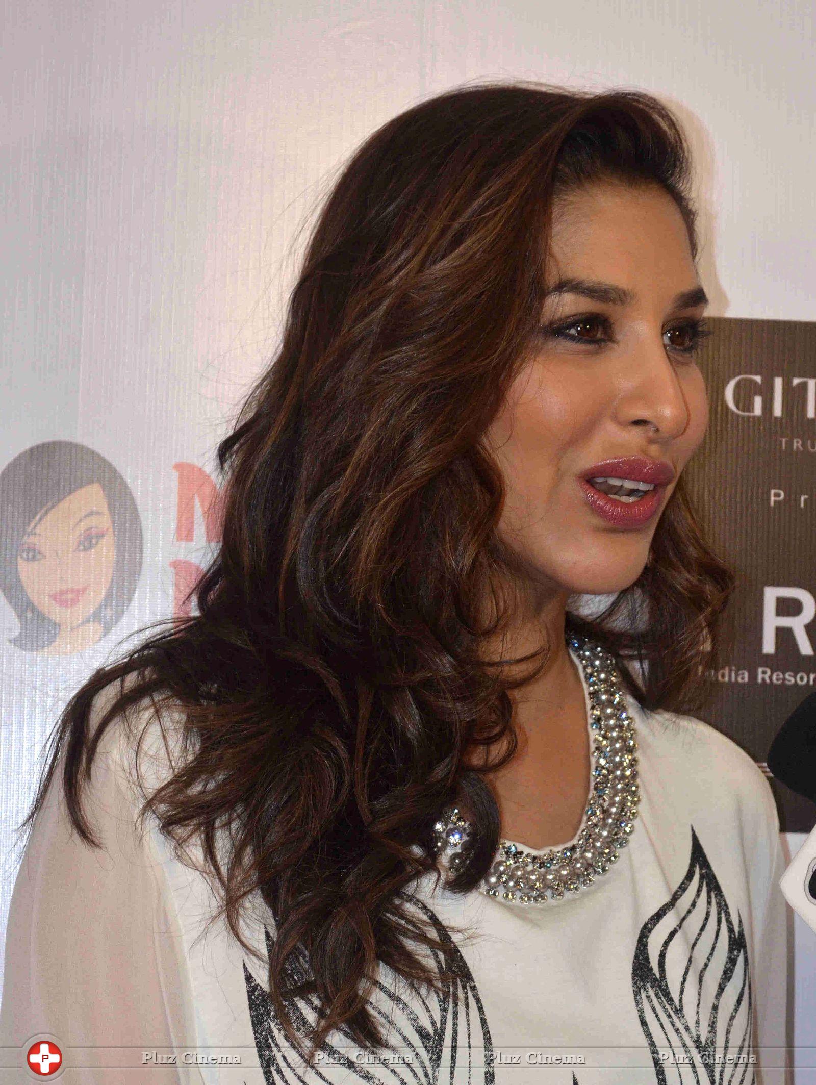 Sophie Choudry - Fashion designers Shane and Falguni Peacock preview of IRFW Collection Photos | Picture 648113