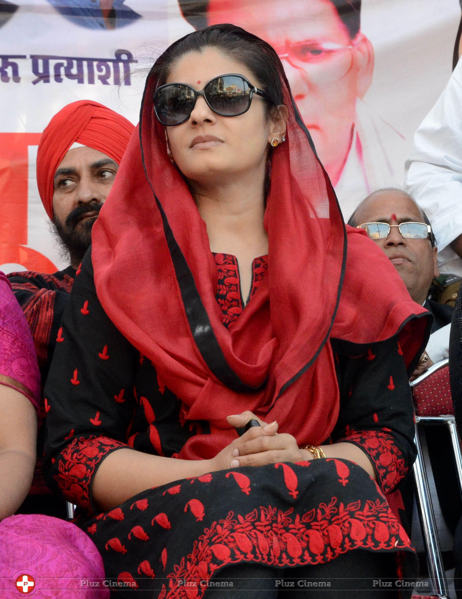 Raveena Tandon addressing Public Rally Photos | Picture 651220