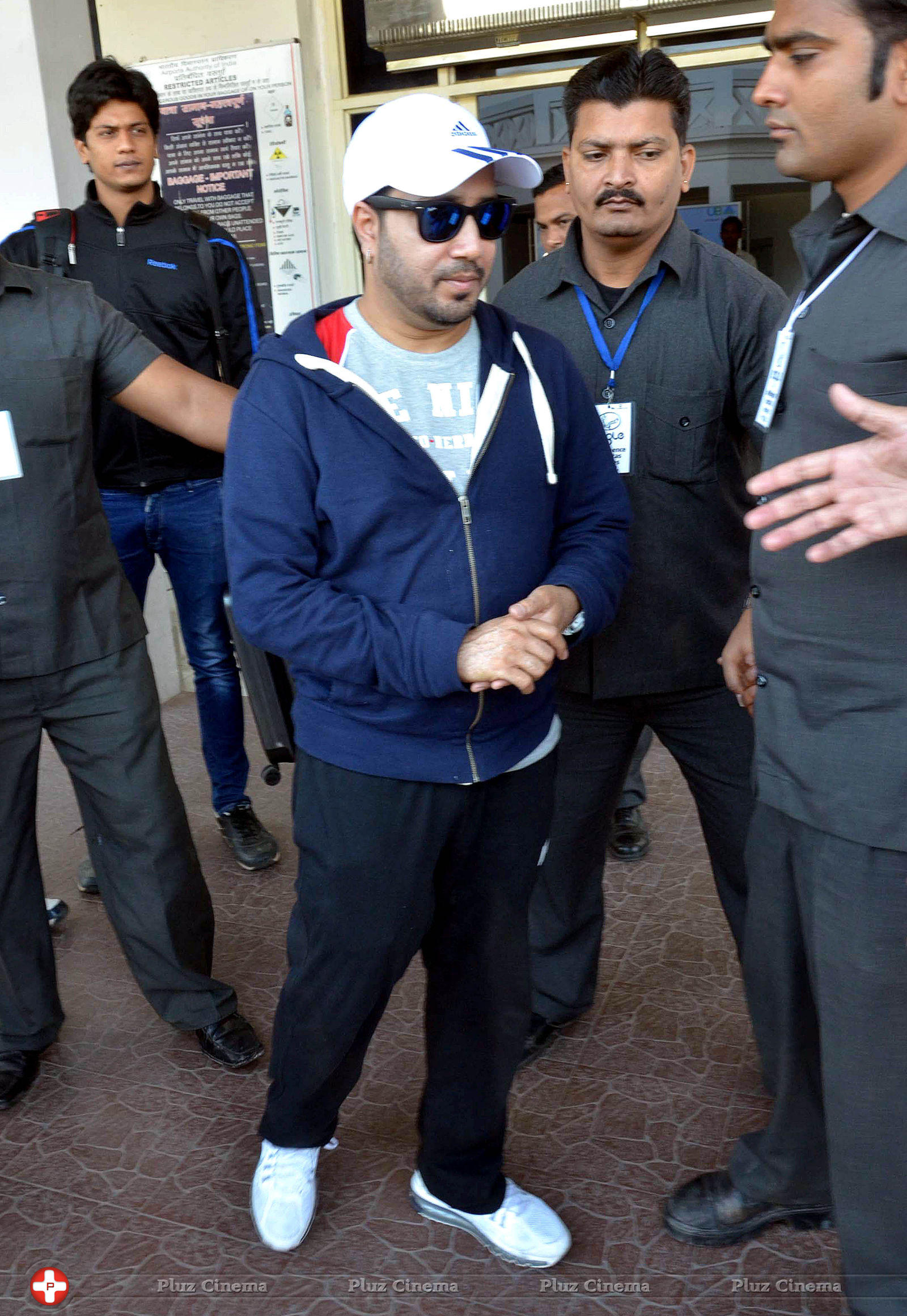 Mika Singh - Bollywood celebrities arrives to attend a Wedding Stills | Picture 653984